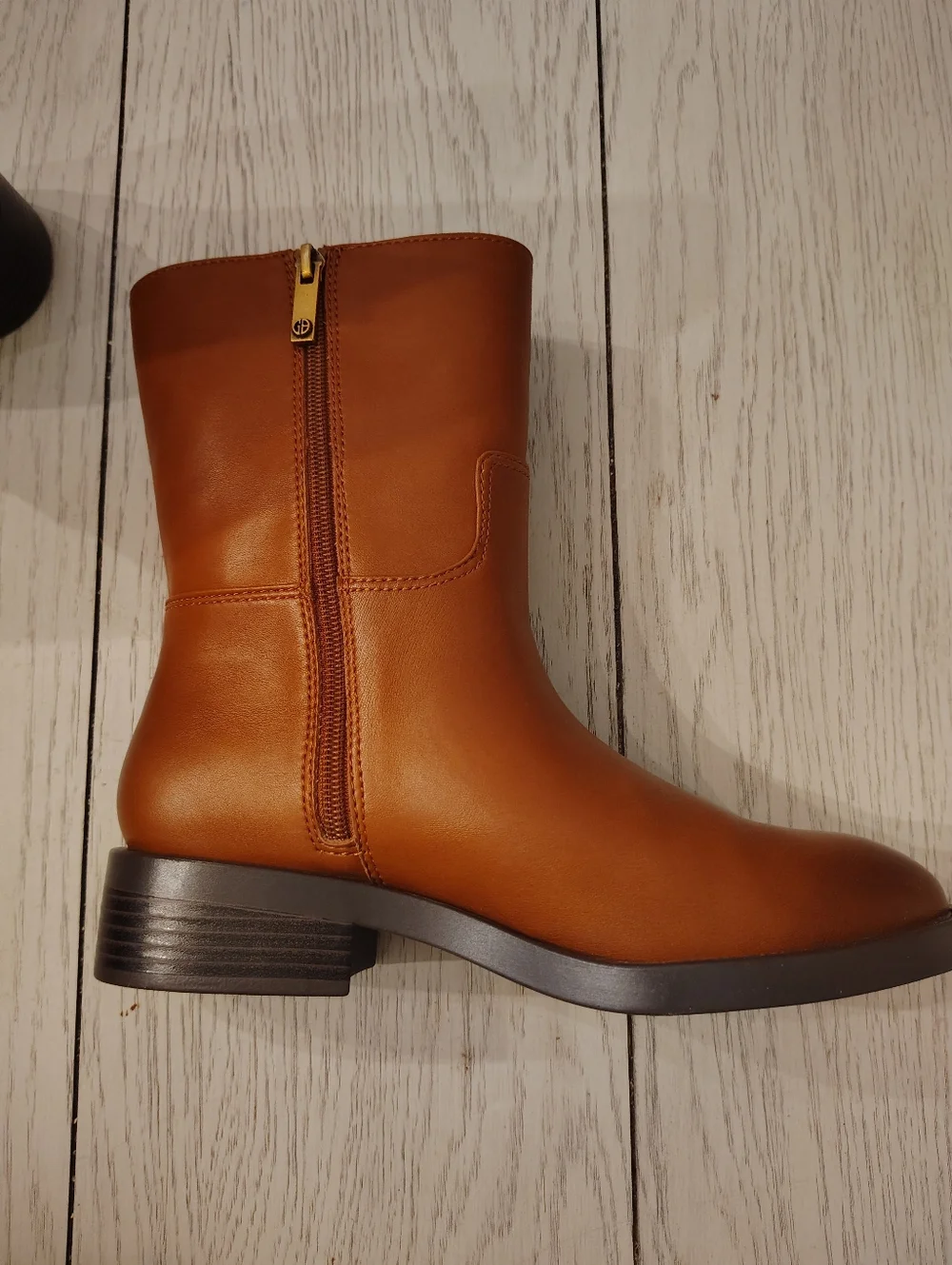 NWT Giani Bernini Vivvii Mid Shaft Leather Boots Burnt Copper‎ 7M